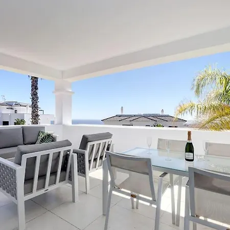 2 Bed At Hills With Great Sea Views! Apartment