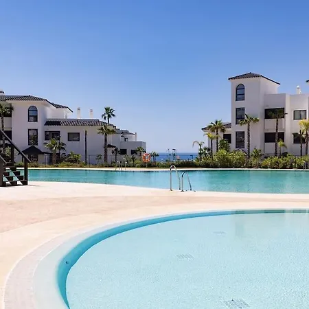 2 Bed At Hills With Great Sea Views! *