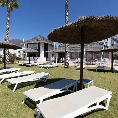 2 Bed At Hills With Great Sea Views! *