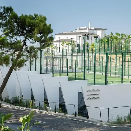 2 Bed At Hills With Great Sea Views!