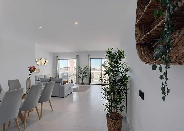 Apartment 2 Bed At Hills With Great Sea Views! Estepona