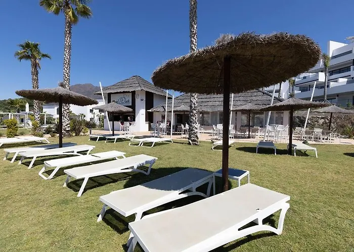 2 Bed At Hills With Great Sea Views! *