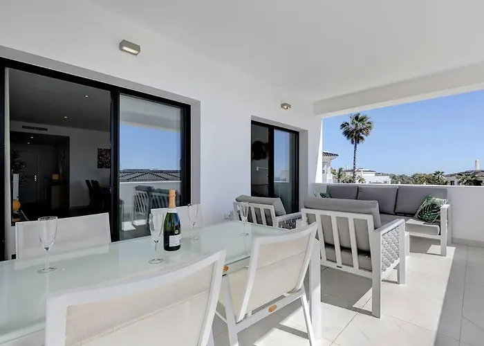 2 Bed At Hills With Great Sea Views! Apartment Estepona