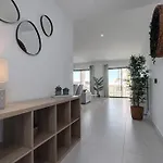 2 Bed At Hills With Great Sea Views! Apartmán *