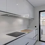2 Bed At Hills With Great Sea Views! Apartmán