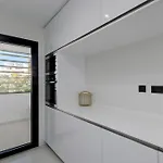Apartmán 2 Bed At Hills With Great Sea Views! *