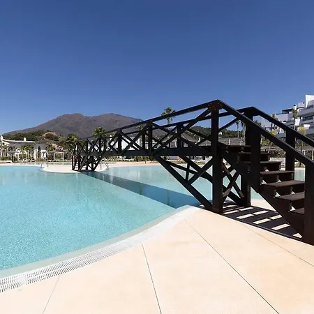 2 Bed At Hills With Great Sea Views! *